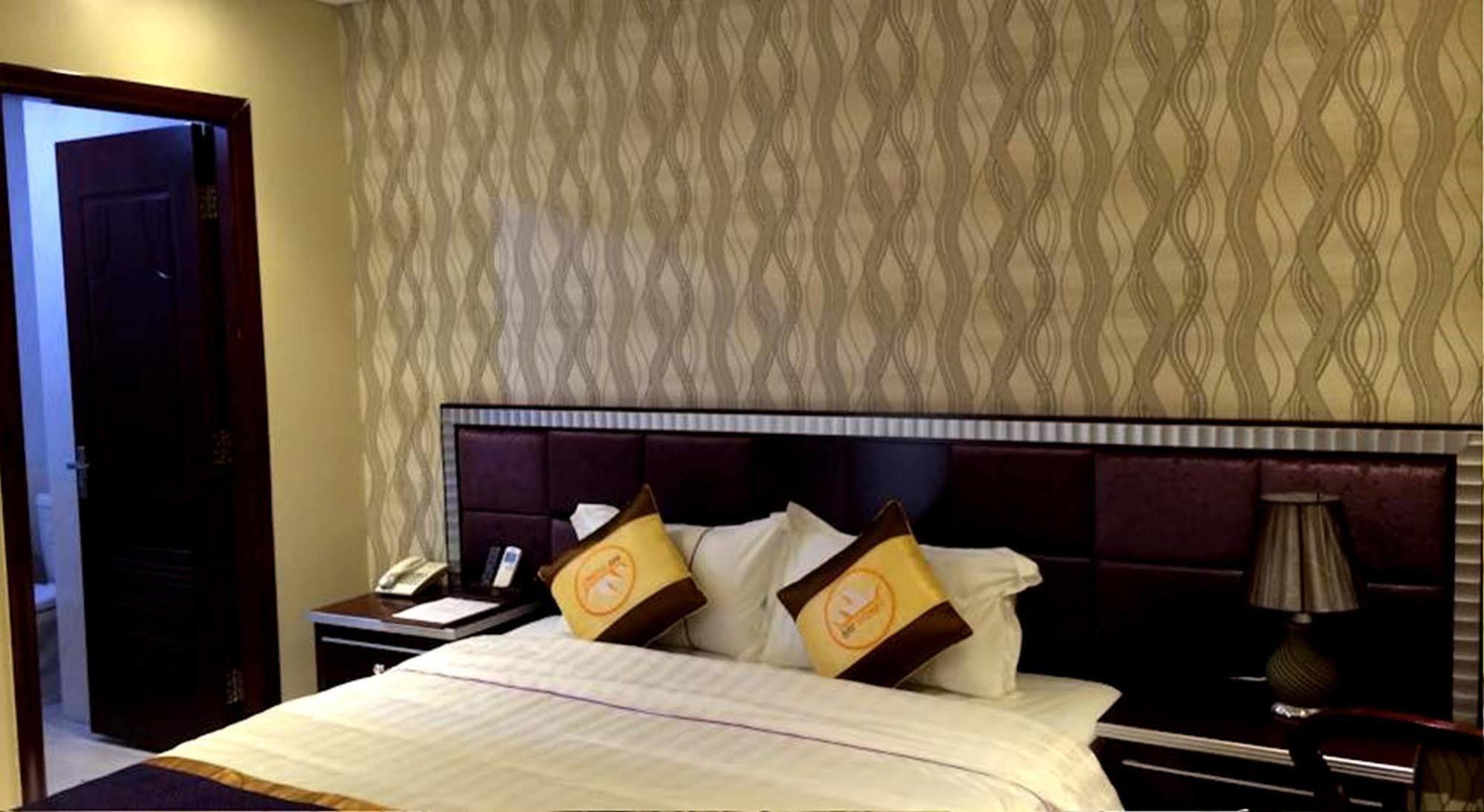 Bay Sydney Hotel Da Nang Esterno foto