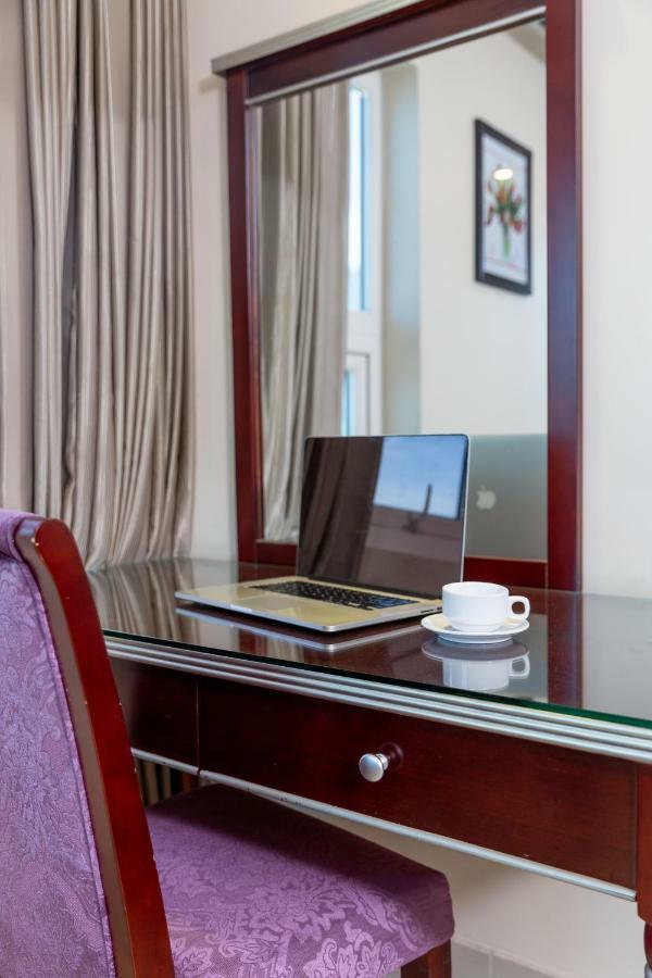 Bay Sydney Hotel Da Nang Esterno foto